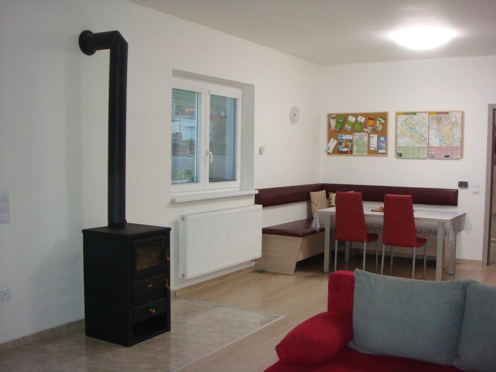 Apartman Kurdejov Hustopece Exterior photo